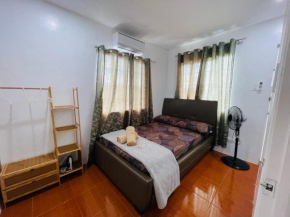 Modern Cozy 3BR Near Air-conditioned & Free Parking